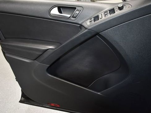 Used 2017 Volkswagen Tiguan Wolfsburg Edition AWD/4WD image 23