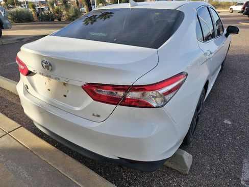 Used 2020 Toyota Camry LE image 11