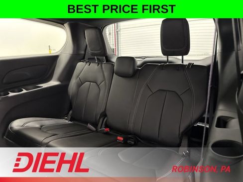 New 2026 Chrysler Pacifica Select FWD image 19