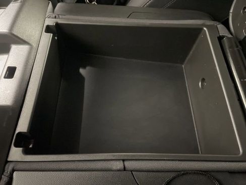 Used 2022 Chevrolet Silverado 1500 LT image 13