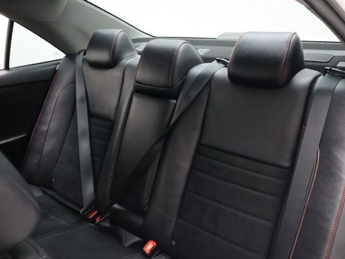 Used 2016 Toyota Camry XSE w/ Advanced Technology Package image 18