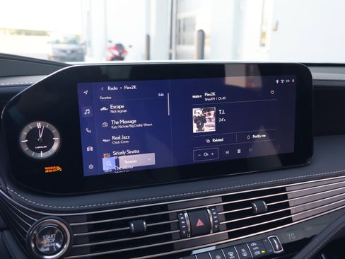 Used 2024 Lexus LS 500 F Sport image 23