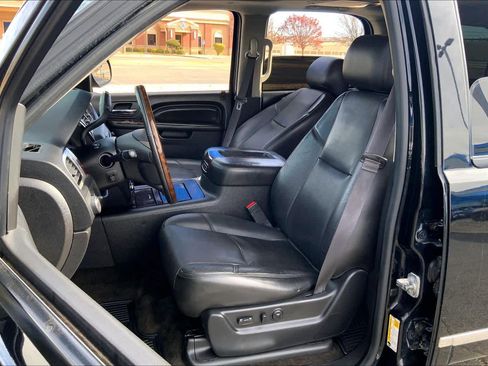 Used 2013 GMC Yukon Denali image 7