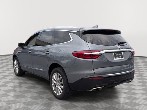 Used 2019 Buick Enclave Essence AWD/4WD image 3