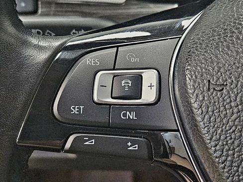 Used 2018 Volkswagen Passat 2.0T SE image 12