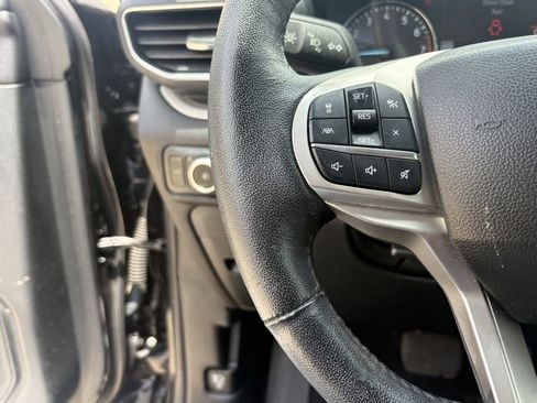 Used 2023 Ford Explorer XLT w/ Equipment Group 202A RWD image 14