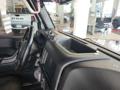 Certified 2018 Jeep Wrangler Unlimited Sport S AWD/4WD image 18