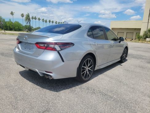 Used 2023 Toyota Camry SE FWD image 5
