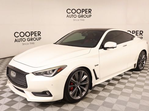 Used 2018 INFINITI Q60 Red Sport 400 w/ Pro Active Package RWD image 11