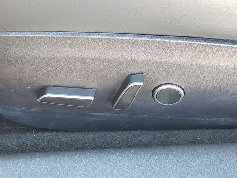 Used 2023 Tesla Model 3 Standard Range image 14