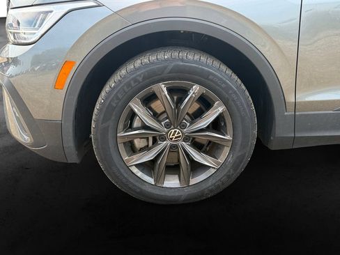 Used 2023 Volkswagen Tiguan SE AWD/4WD image 12