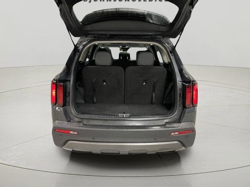 Used 2021 Kia Sorento S w/ Panoramic Sunroof Package image 9