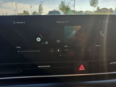 Used 2025 Kia Carnival FWD image 28