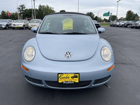 Used 2009 Volkswagen Beetle S image 3