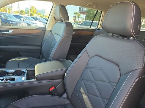 New 2026 Volkswagen Atlas SE image 17