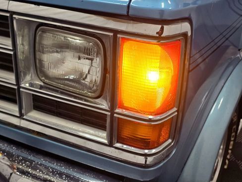 Used 1991 Dodge B2500 image 52