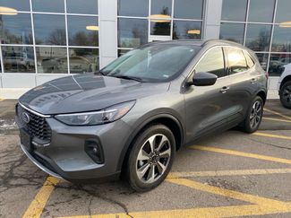 Used 2025 Ford Escape Platinum video 1