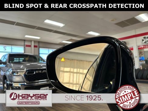 New 2026 Chrysler Pacifica Select w/ S Appearance Package FWD image 8