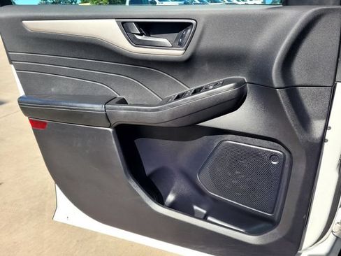Used 2022 Ford Escape SE w/ Convenience Package AWD/4WD image 24