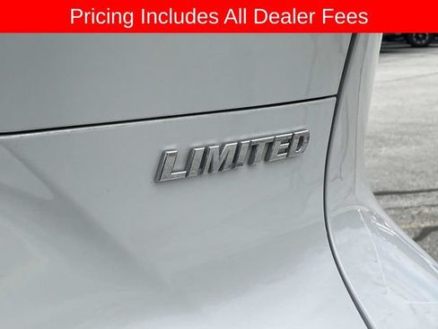 Used 2023 Toyota Venza Limited AWD/4WD image 11