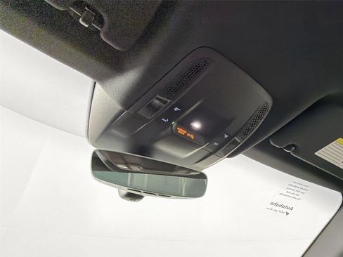 Certified 2025 Porsche Taycan AWD/4WD image 25