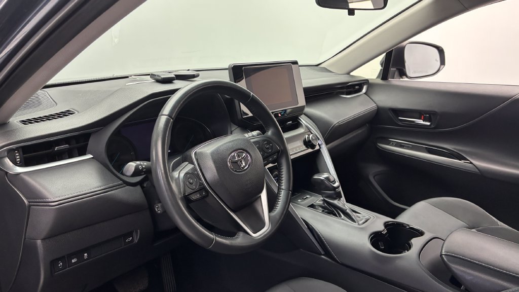 Certified 2023 Toyota Venza LE AWD/4WD image 13