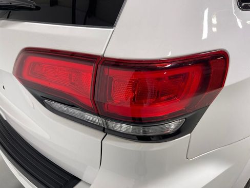 Used 2021 Jeep Grand Cherokee Laredo X AWD/4WD image 13