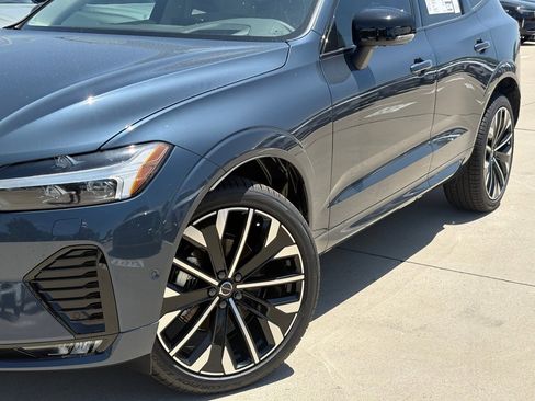 New 2026 Volvo XC60 B5 Ultra w/ Protection Package Premier image 6