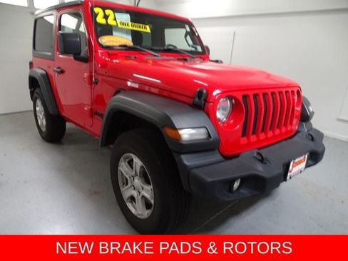 Certified 2022 Jeep Wrangler Sport AWD/4WD image 1