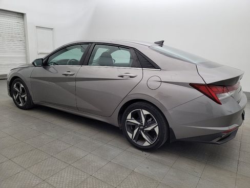 Used 2021 Hyundai Elantra SEL w/ Convenience + Premium Package FWD image 3