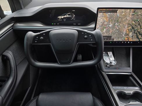Used 2022 Tesla Model X Plaid AWD/4WD image 16