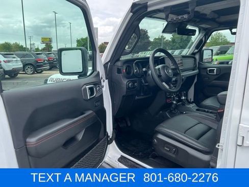 Used 2025 Jeep Gladiator Rubicon AWD/4WD image 17