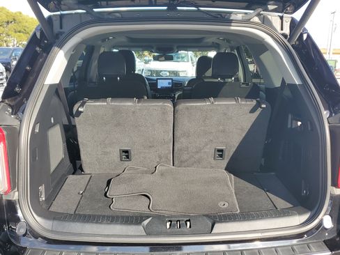 Used 2022 Ford Explorer Limited w/ Equipment Group 301A image 17