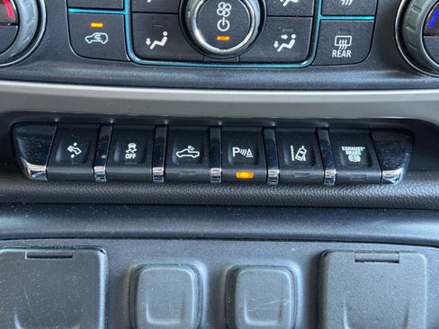 Used 2018 GMC Sierra 3500 Denali image 29