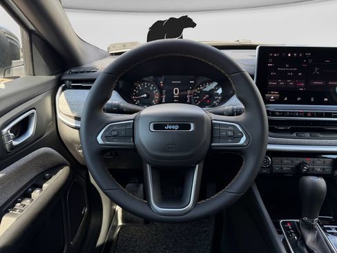 New 2026 Jeep Compass Latitude AWD/4WD image 18