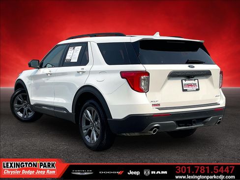 Used 2023 Ford Explorer XLT w/ Equipment Group 202A AWD/4WD image 4
