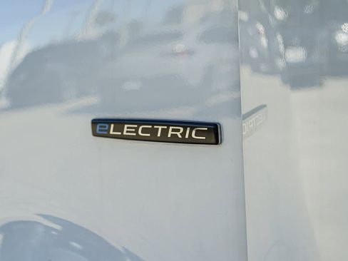 New 2024 Mercedes-Benz eSprinter 170 Cargo image 30