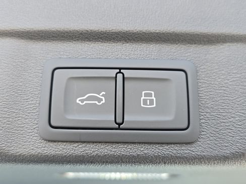 New 2025 Audi A5 2.0T Premium image 17