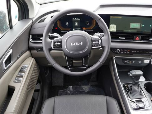 New 2026 Kia Carnival EX image 13