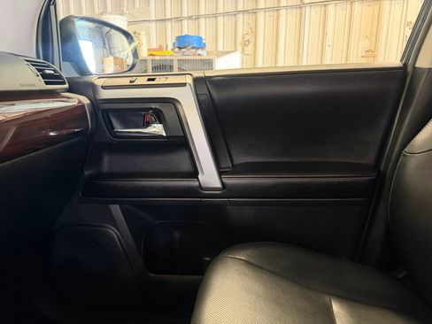Used 2016 Toyota 4Runner Limited AWD/4WD image 35