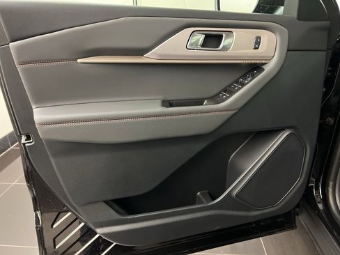 New 2025 Ford Explorer Active w/ Active Comfort Package image 28