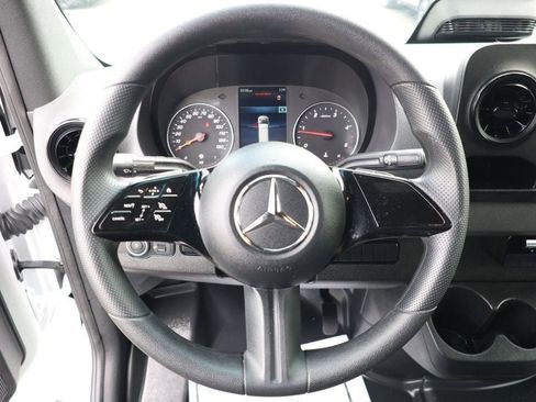 Used 2025 Mercedes-Benz Sprinter 2500 image 13