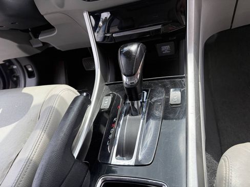 Used 2017 Honda Accord EX-L image 16