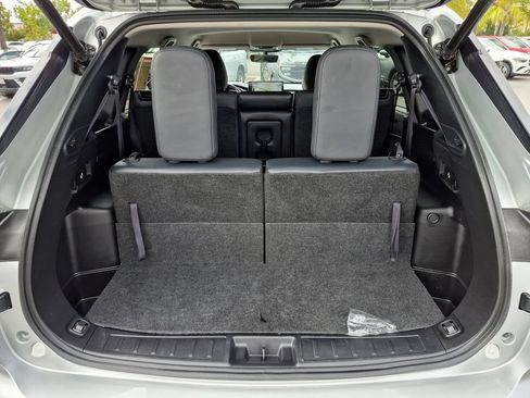 Used 2025 Mitsubishi Outlander SE AWD/4WD image 29