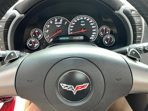 Used 2006 Chevrolet Corvette Convertible w/ Preferred Equipment Group RWD image 16