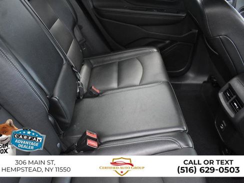 Used 2023 GMC Terrain SLT image 12