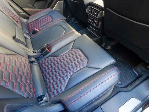 Used 2019 Lamborghini Urus AWD/4WD image 99