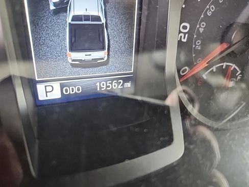 Used 2023 Toyota Tacoma 4x4 Double Cab image 16