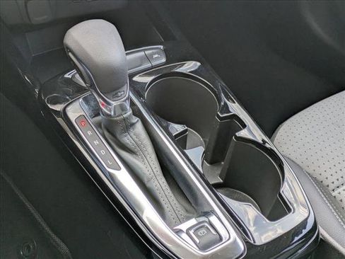 Used 2025 Chevrolet Trax LT FWD image 12