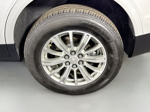 Used 2018 Cadillac XT5 Luxury image 37